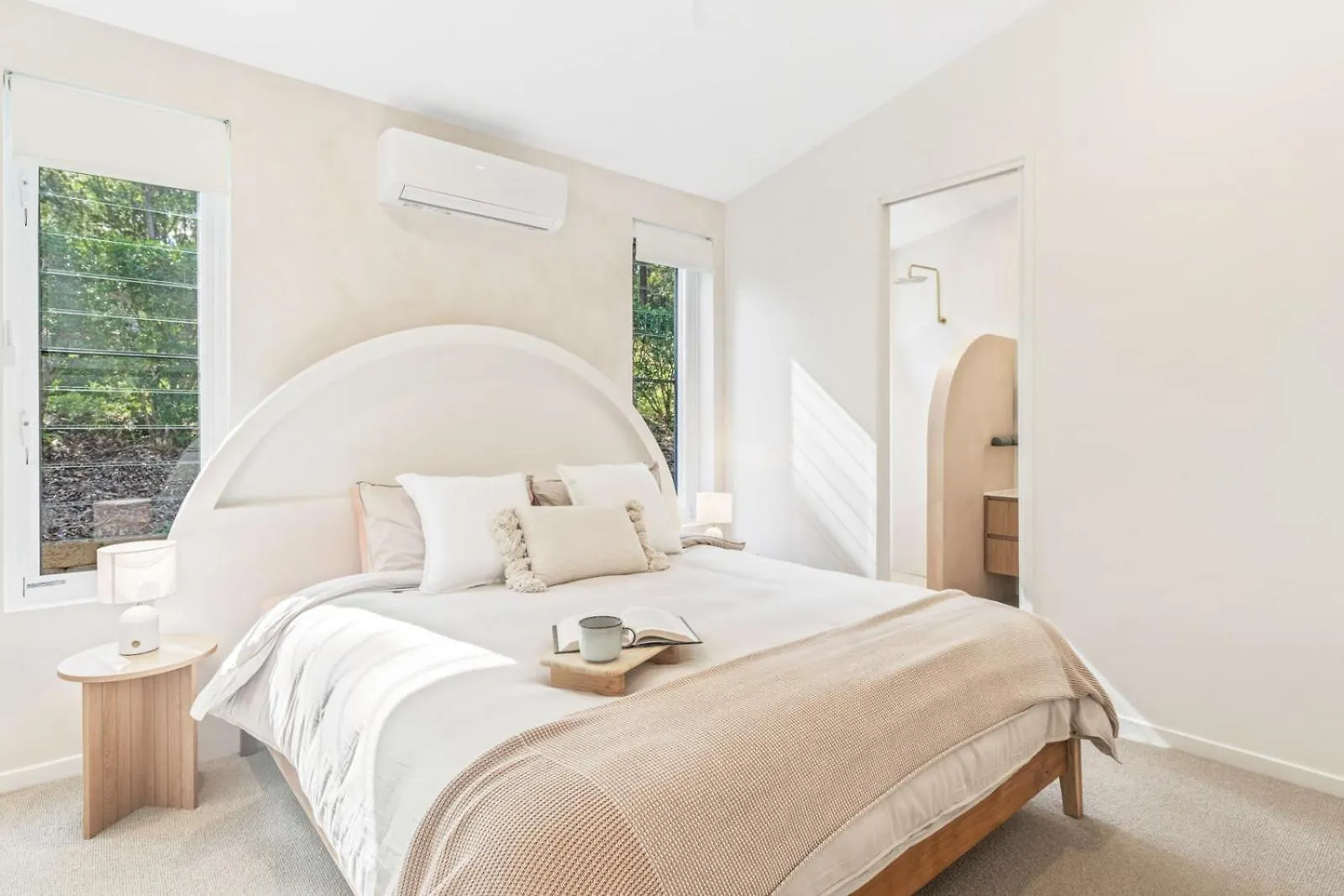 Luxurious Mediterranean-Inspired Guesthouse Tanawha 別荘