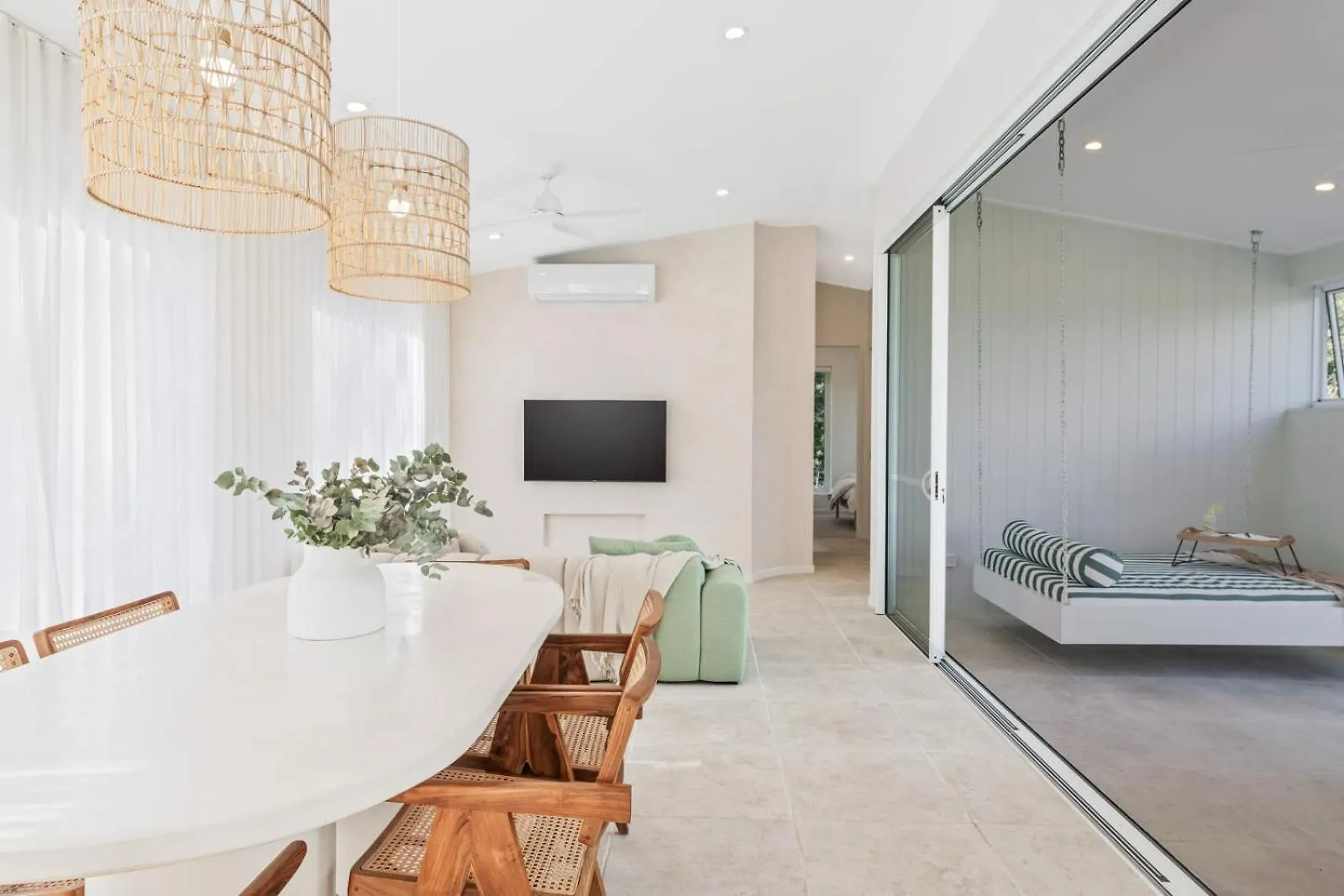 別荘 Luxurious Mediterranean-Inspired Guesthouse Tanawha オーストラリア